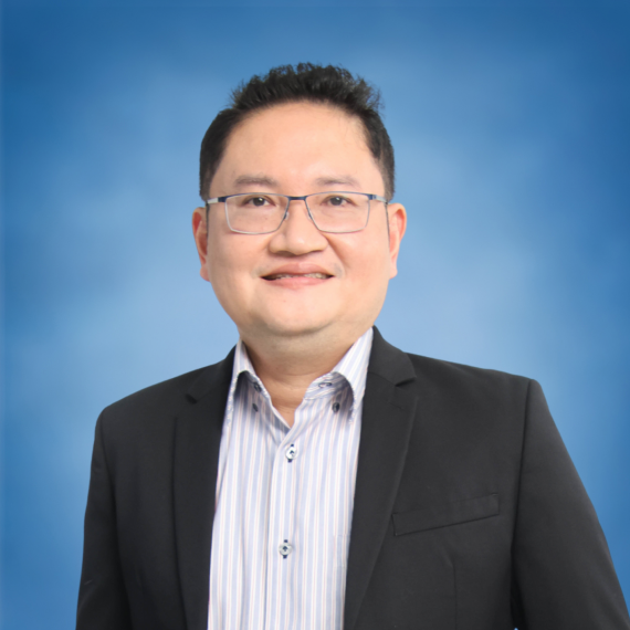 Assoc.Prof.Dr.Chaturong Napathorn
